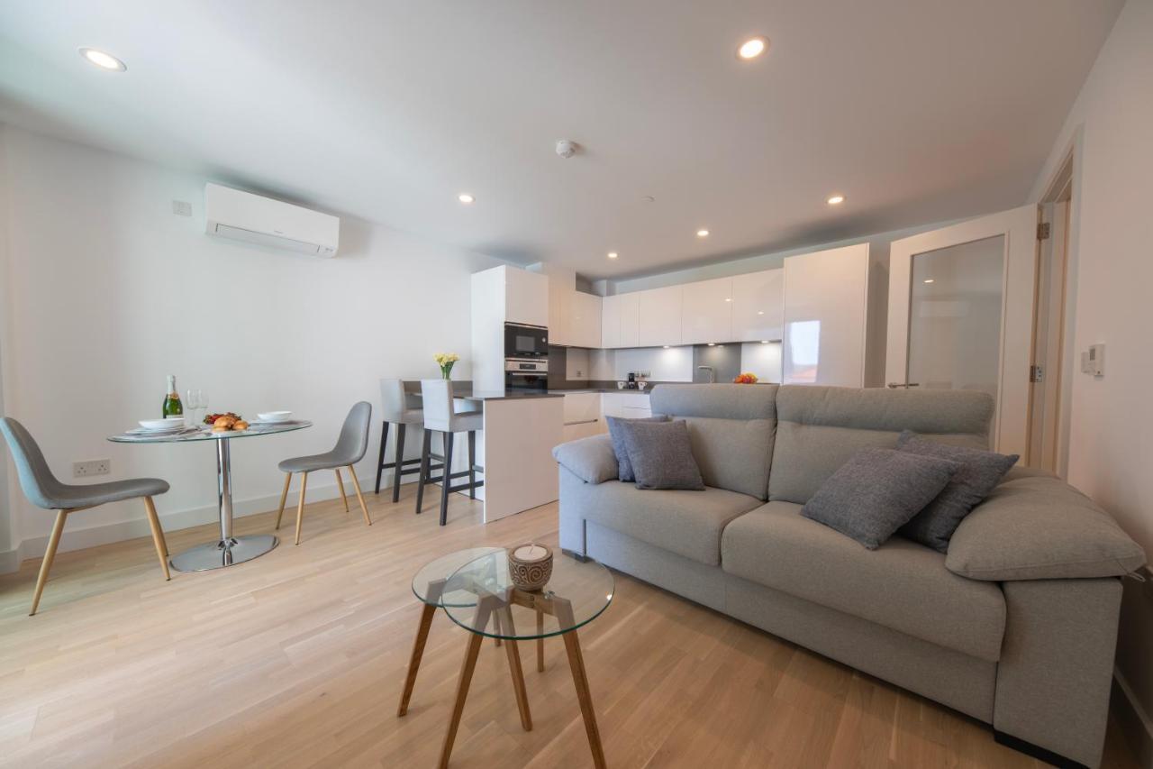 גיברלטר Brand New Luxury 1 Bed 2 Bath Apartment - Spa & Pool מראה חיצוני תמונה