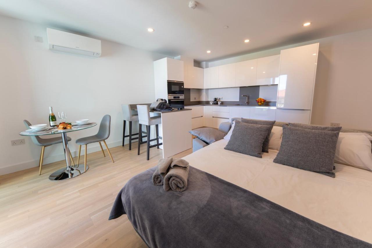 גיברלטר Brand New Luxury 1 Bed 2 Bath Apartment - Spa & Pool מראה חיצוני תמונה