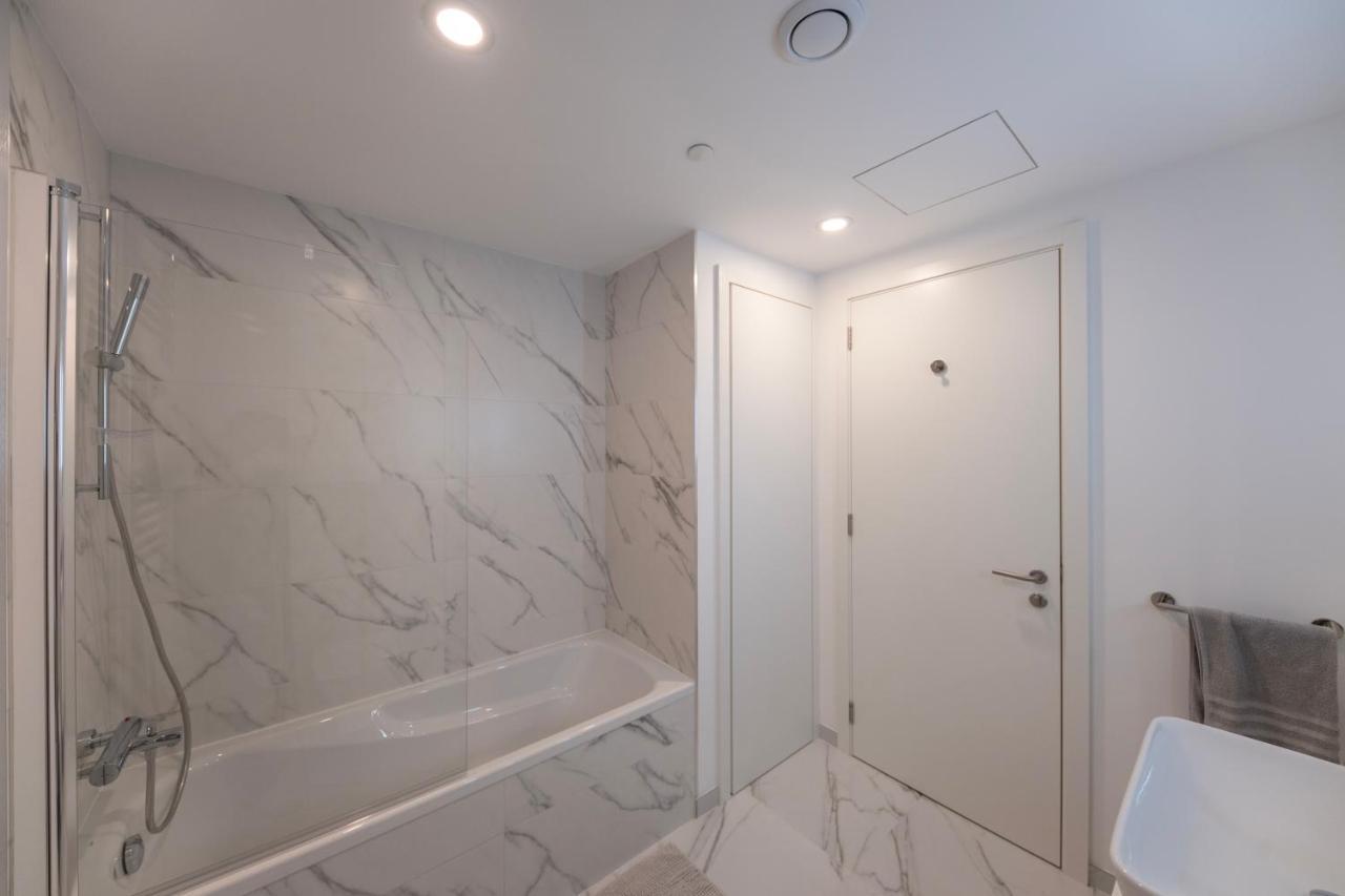 גיברלטר Brand New Luxury 1 Bed 2 Bath Apartment - Spa & Pool מראה חיצוני תמונה