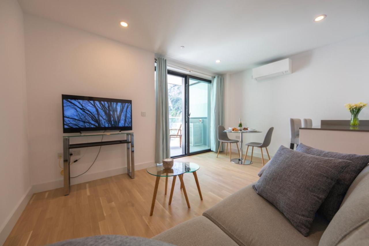 גיברלטר Brand New Luxury 1 Bed 2 Bath Apartment - Spa & Pool מראה חיצוני תמונה