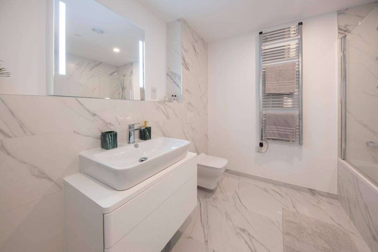 גיברלטר Brand New Luxury 1 Bed 2 Bath Apartment - Spa & Pool מראה חיצוני תמונה